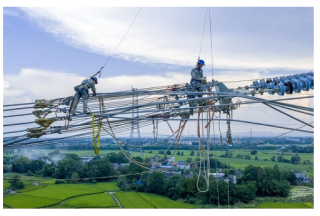 “十四五”国家电网发展成效㉔【人民日报】特高压架起电力“闪送通道”